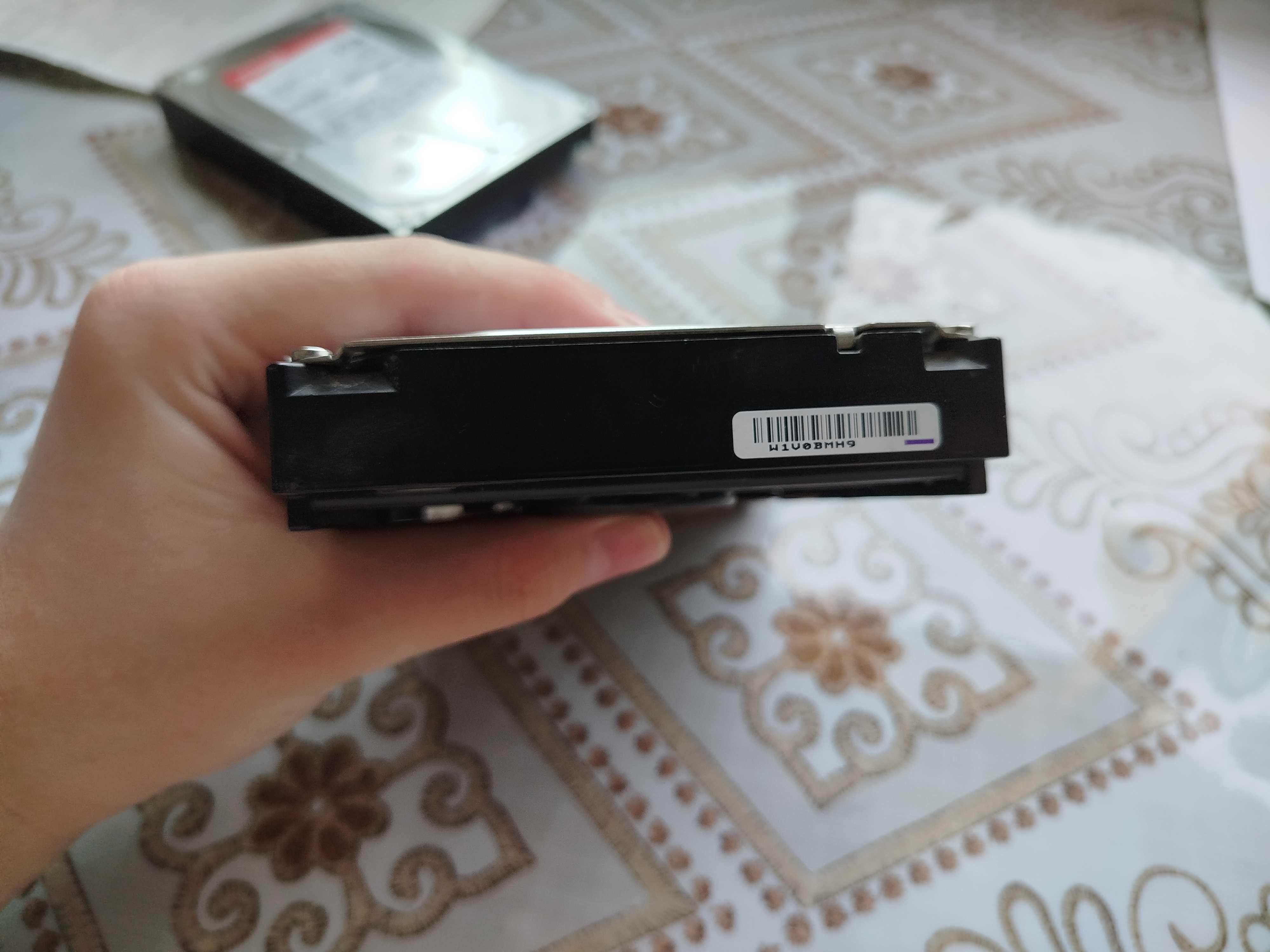 Жёсткий диск Seagate barracuda на 1000гб