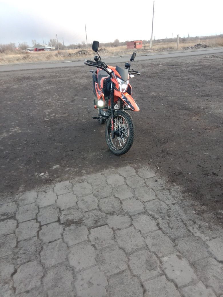Продам мотоцикл 250 кубов