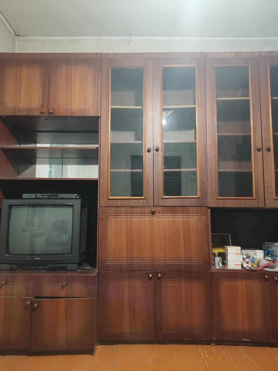 Советский шкаф и стенка