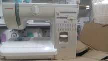 Швейная машинка Janome 423S.