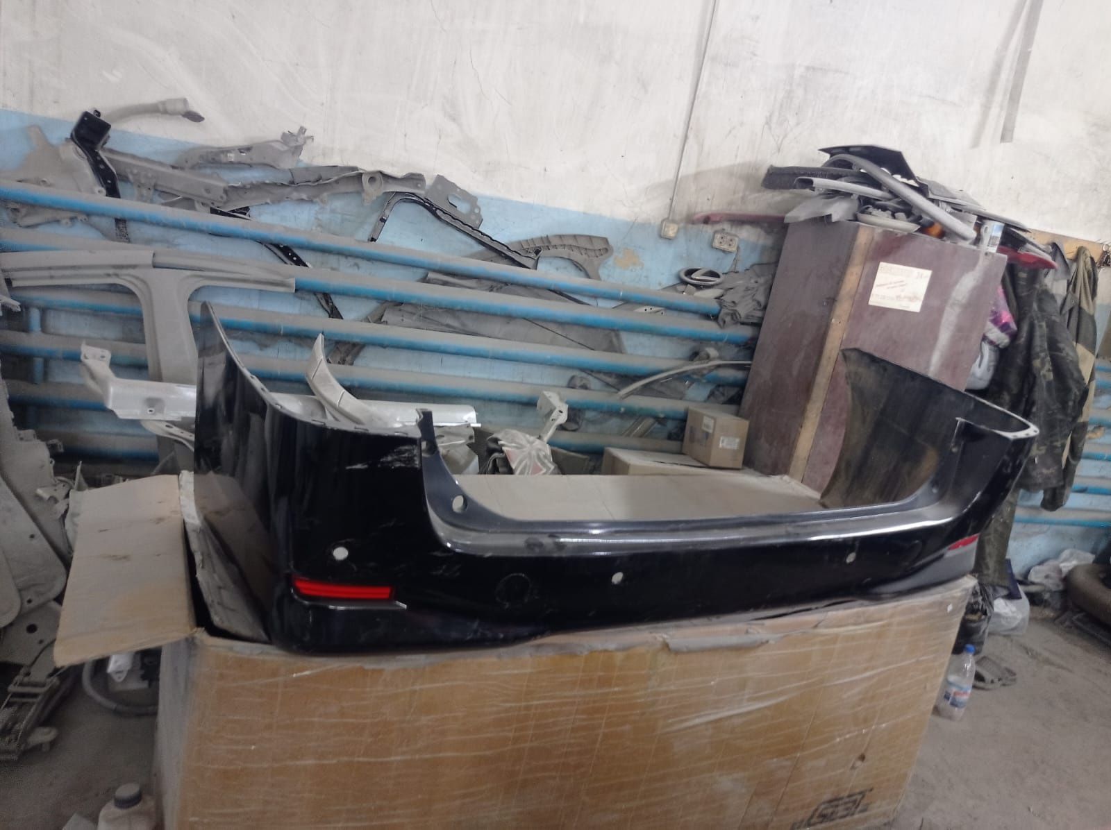 Продам Кузовные детали таета альфард.