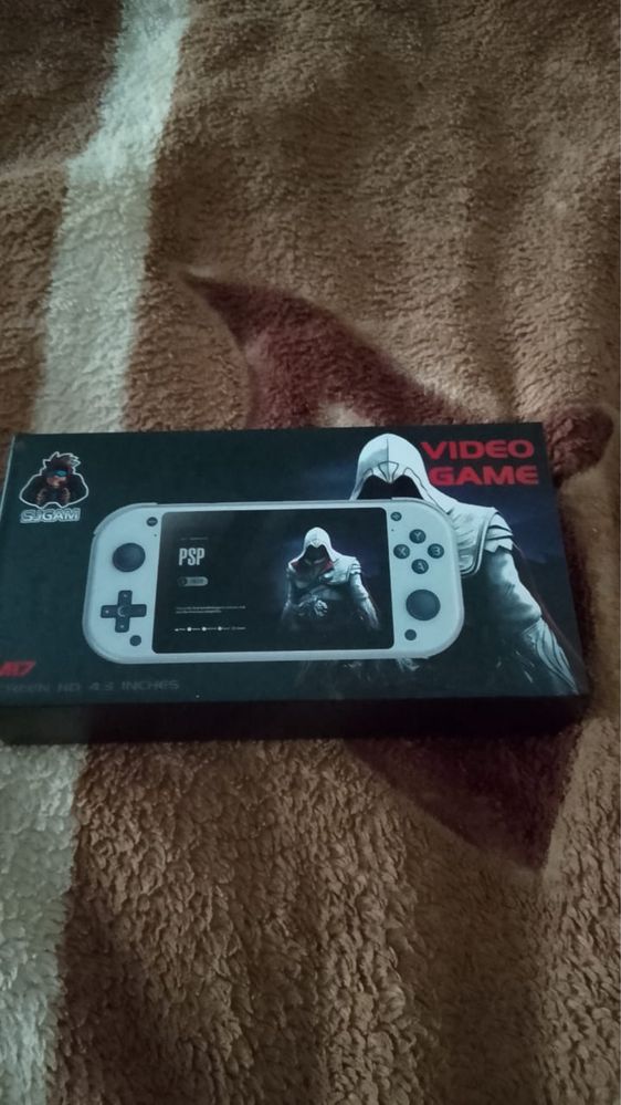 Продаю приставку игравую флешка все есть толька игр нет на флешки