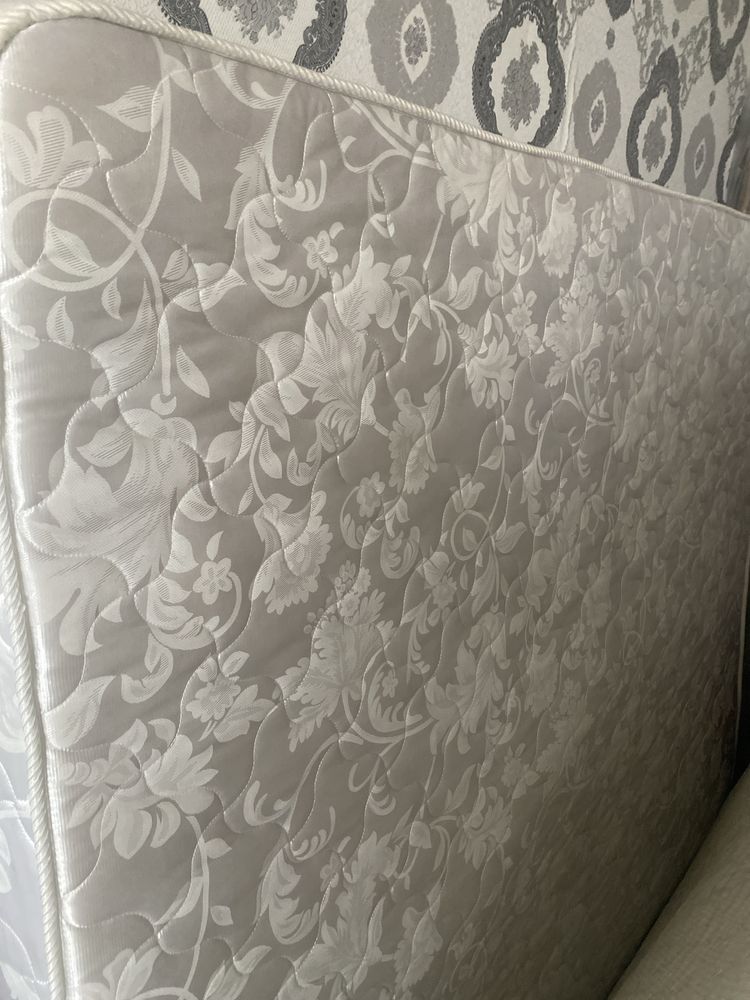 Продам б/у матрасы