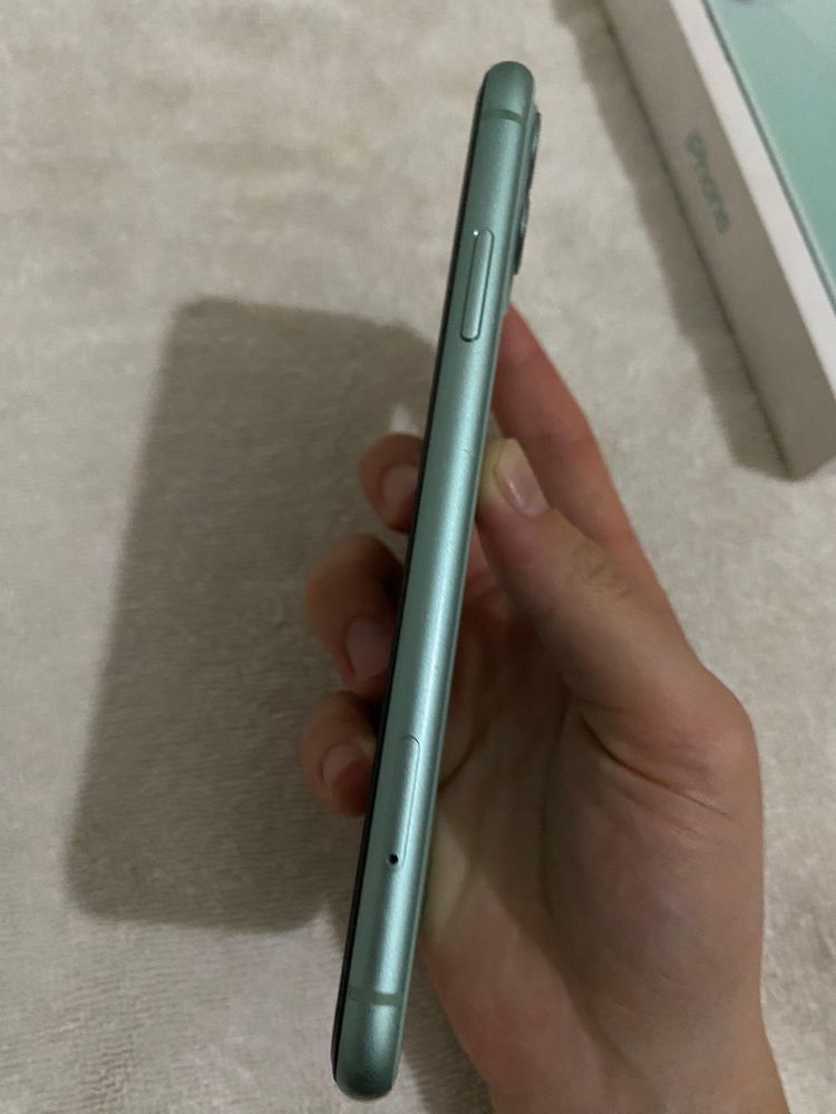 Продам iPhone 11, 128 GB — идеальное состояние