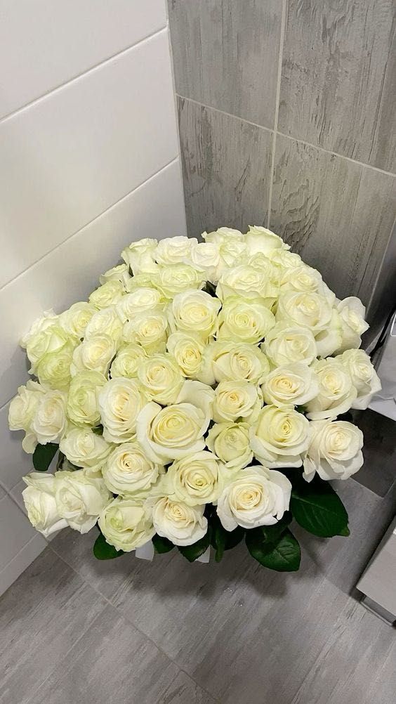 Букет 45шт белые розы
