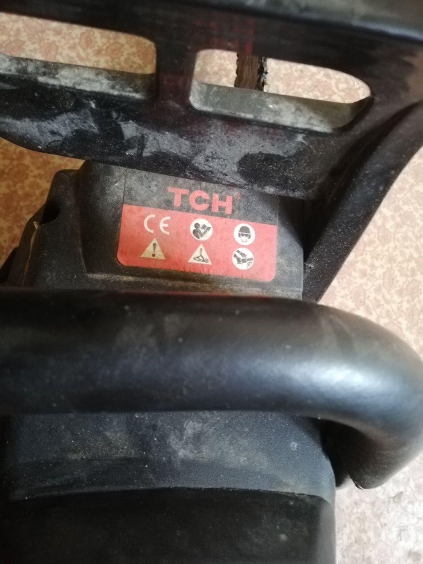В продаже бензопила