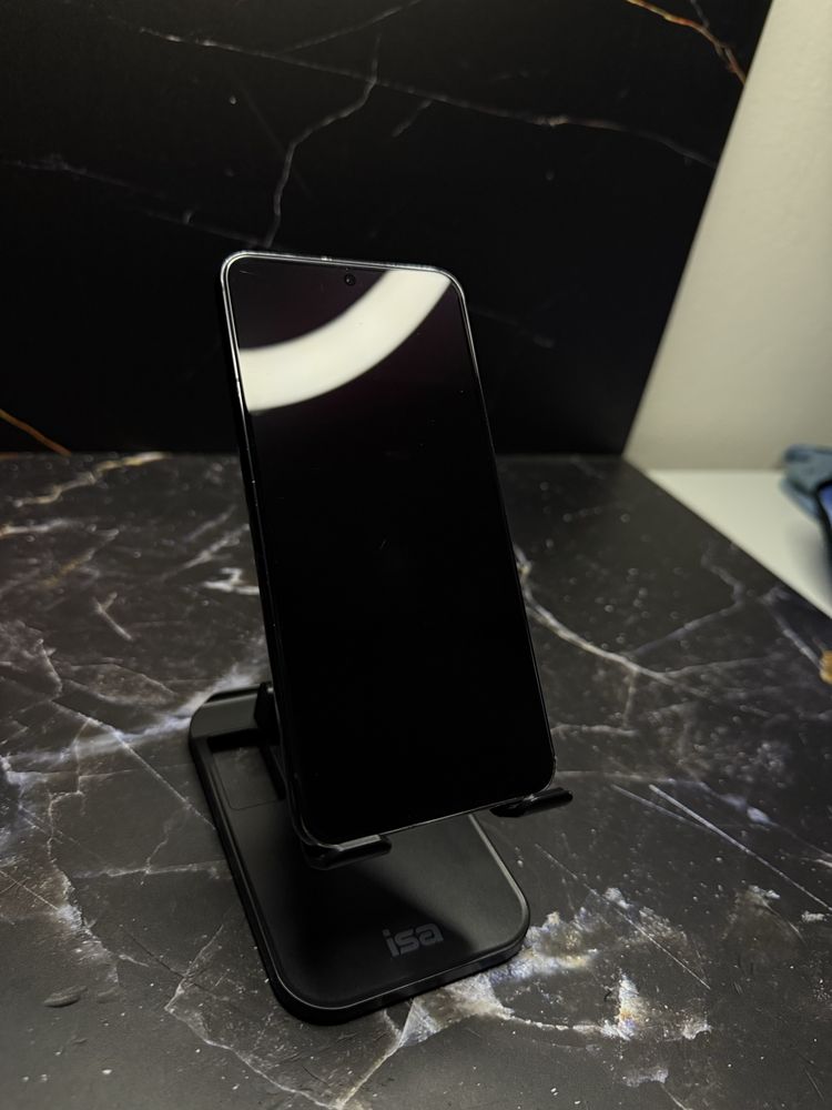 Samsung S22 телефон