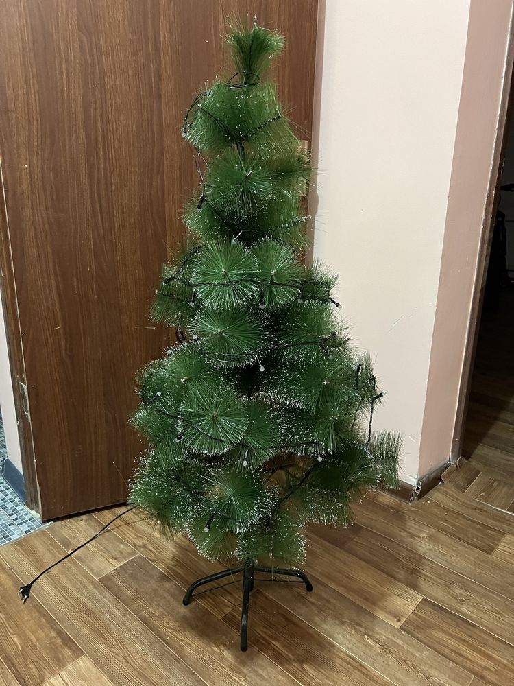Продам Елку новую