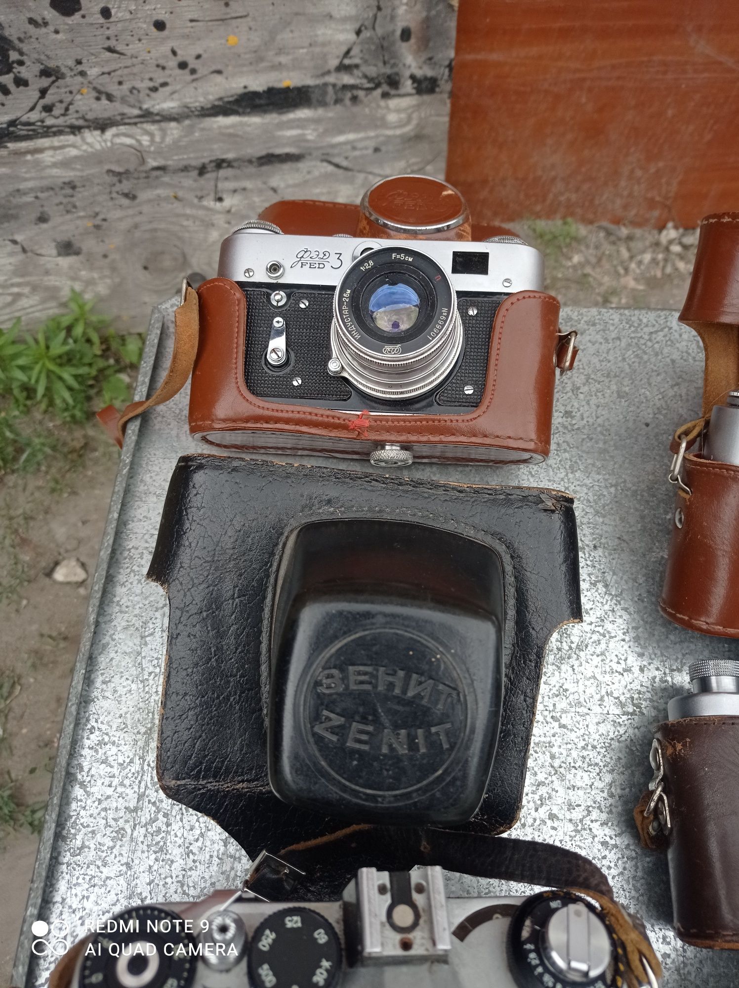 2 пленачных фотоаппаратов, ФЭД -3