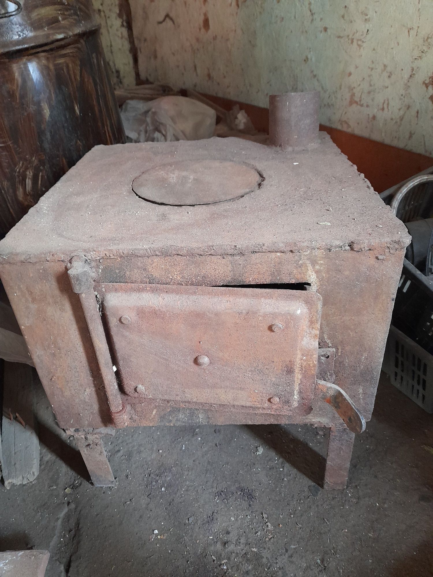 Продам печь,железную.