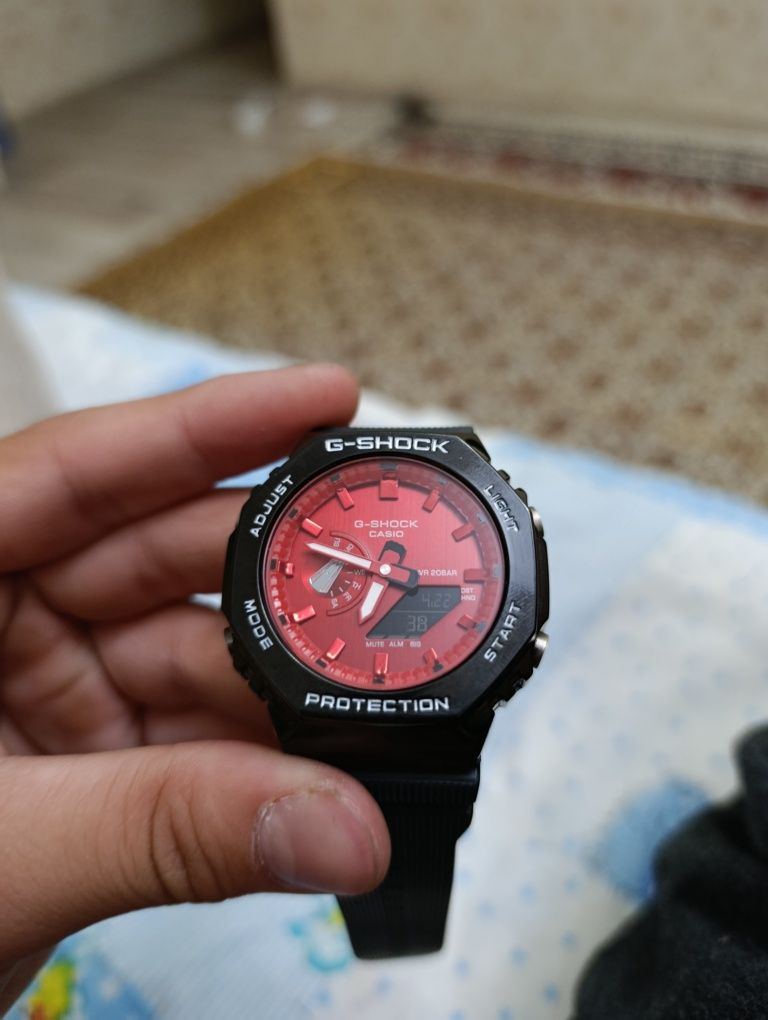 Обменяю на запчасти самоката трюкового часы g shock red