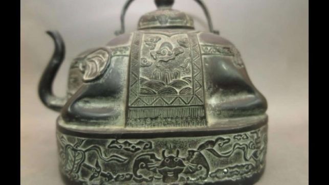 Старинный Тибетский Чайник ( слон)