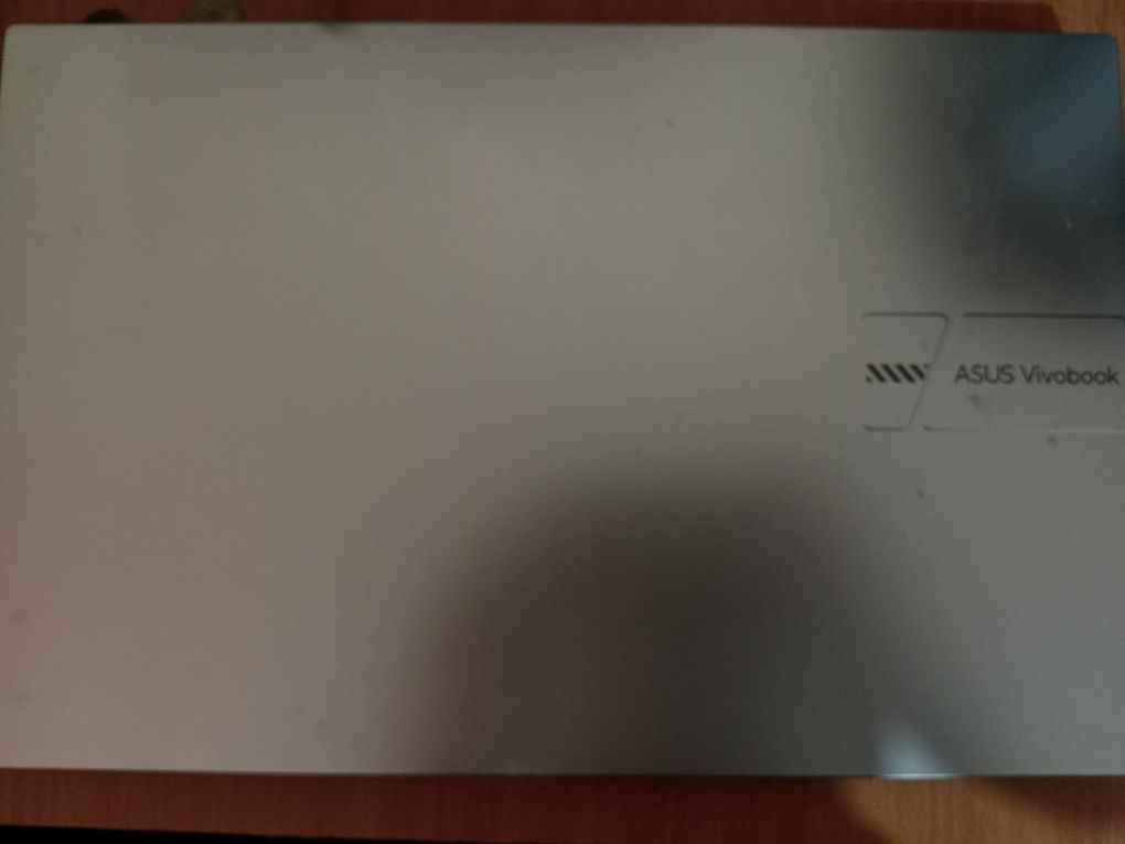 Обменяю мощный ноутбук на айфон. Модель: ASUS vivobook 15