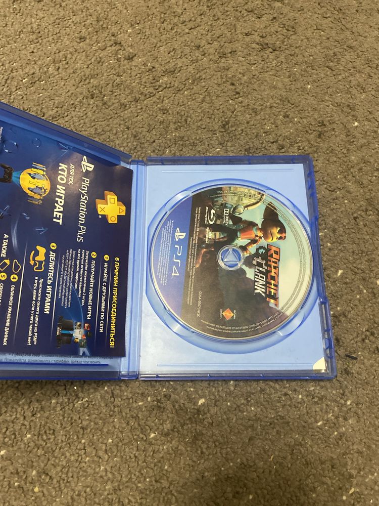 Диск Ratchet clank очень интересная игра классный сюжет графика идеал