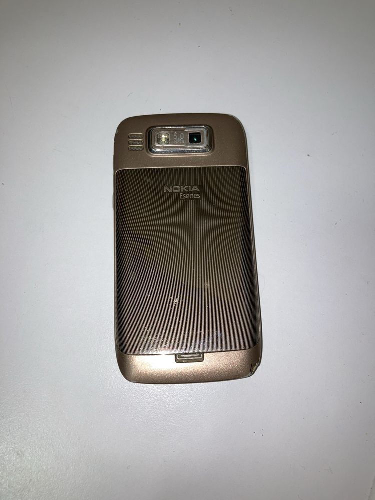 Продам телефон Nokia E72 bronze