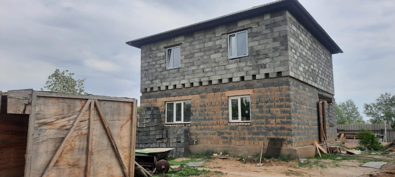 Продам 2 дома на 1 участке