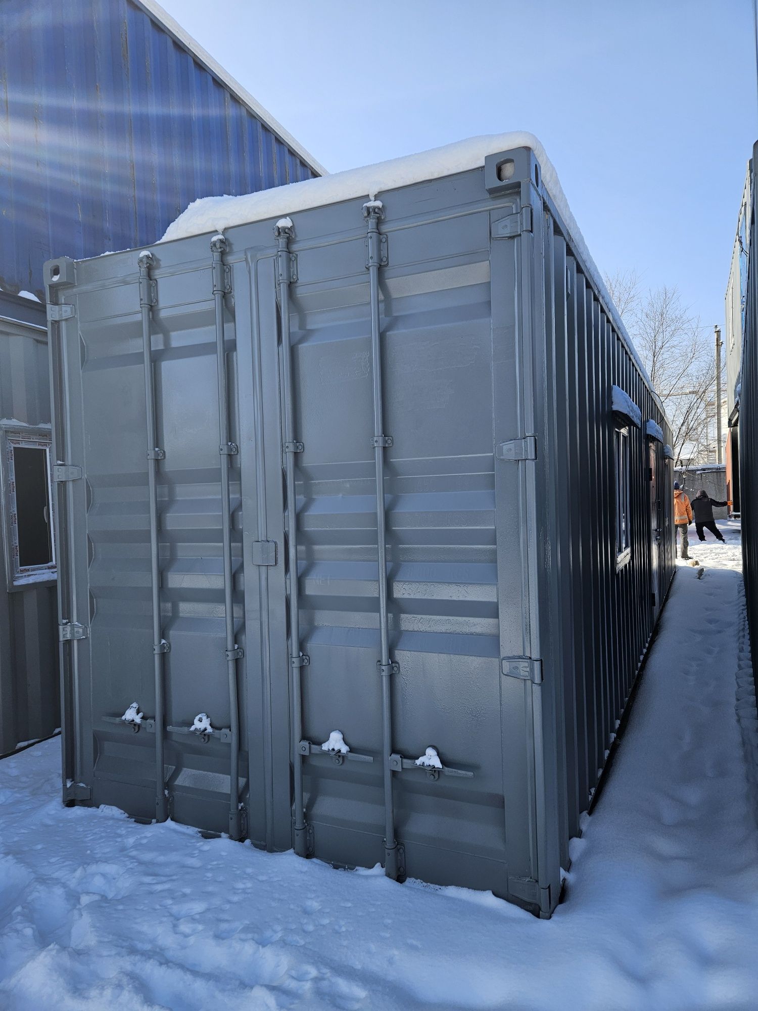 Продам утеплённые контейнер 40 фут., 20 фут., 45 фут. Бутка охранная