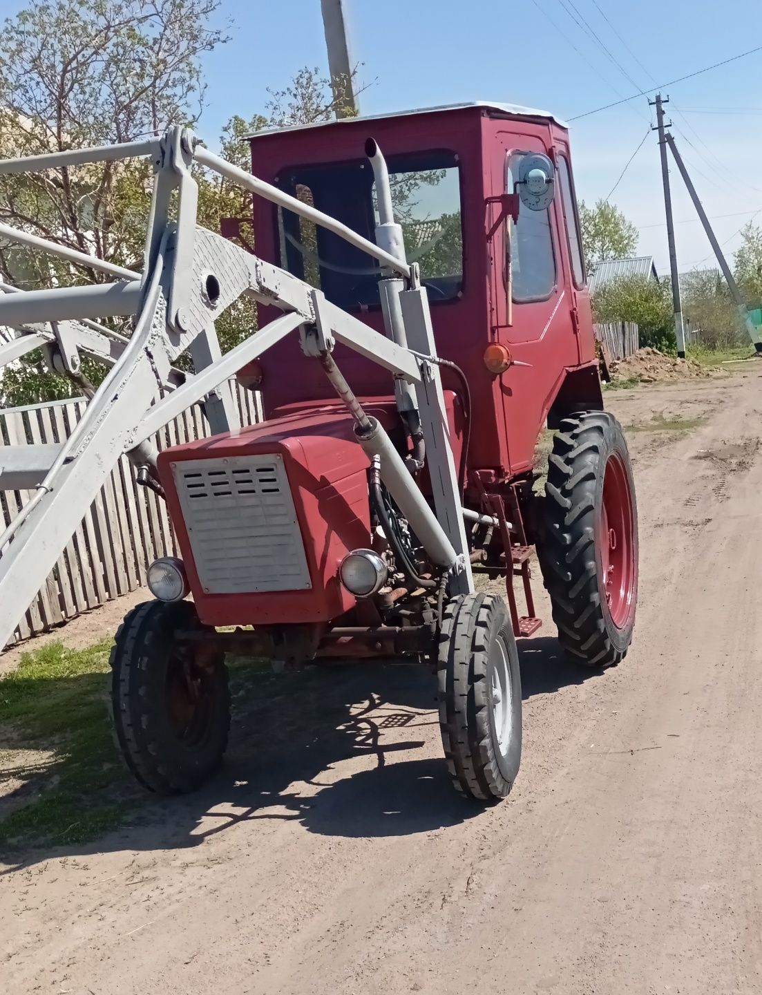 Продам трактор Т-25 с куном в полном комплекте