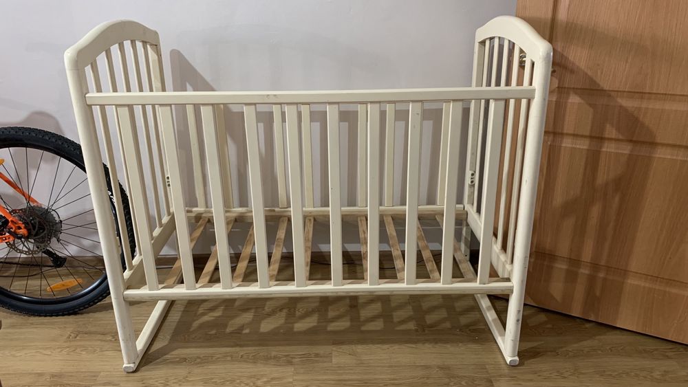 Продам детскую кроватку
