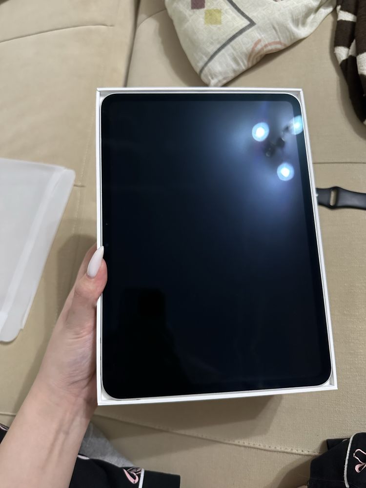 Ipad pro 2024 11 дюйм 8Гб/256 в серый