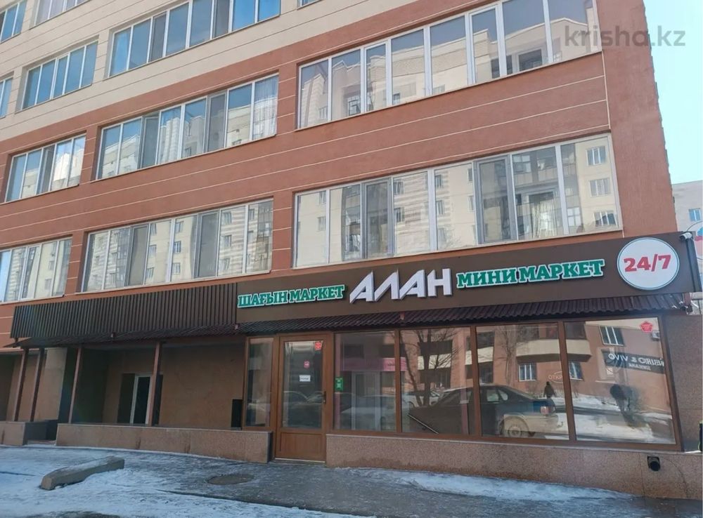 Продается однокомнатная улучшенная квартира (кухня студия).