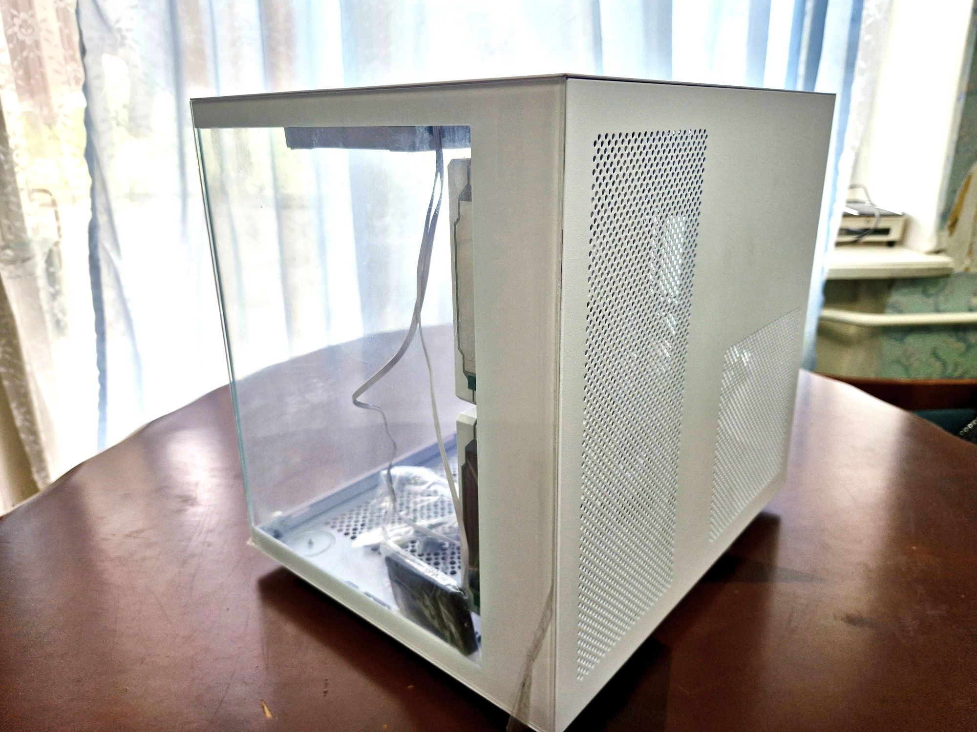 Корпус Wintek H101-W TG белый