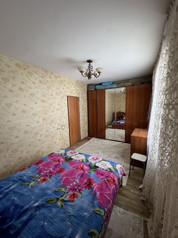 Продается спальный гарнитур
