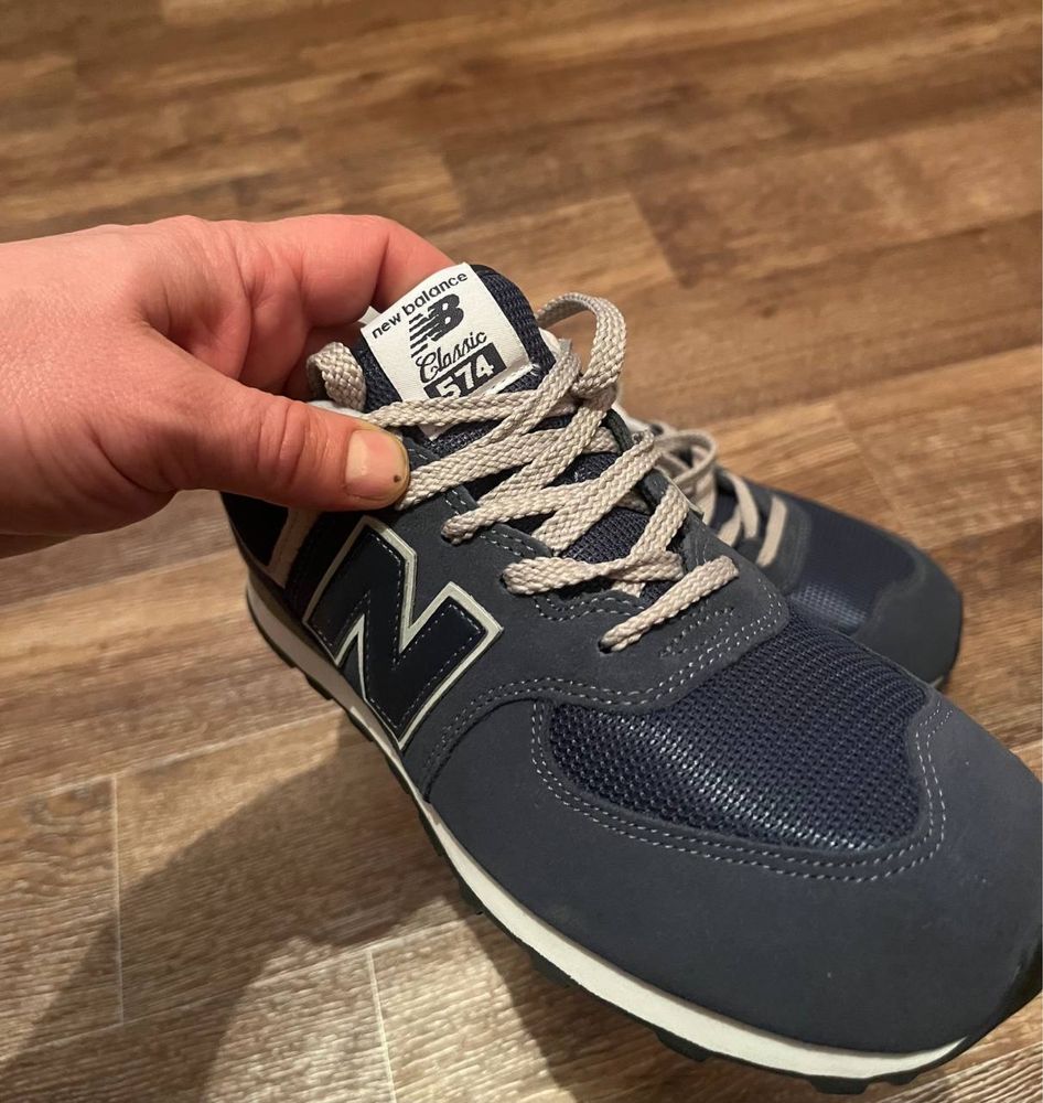 New Balance 574  nike adidas reebok calvin puma lacoste armani lora
