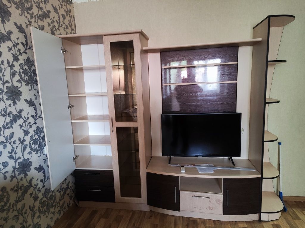 продам стенку в зал