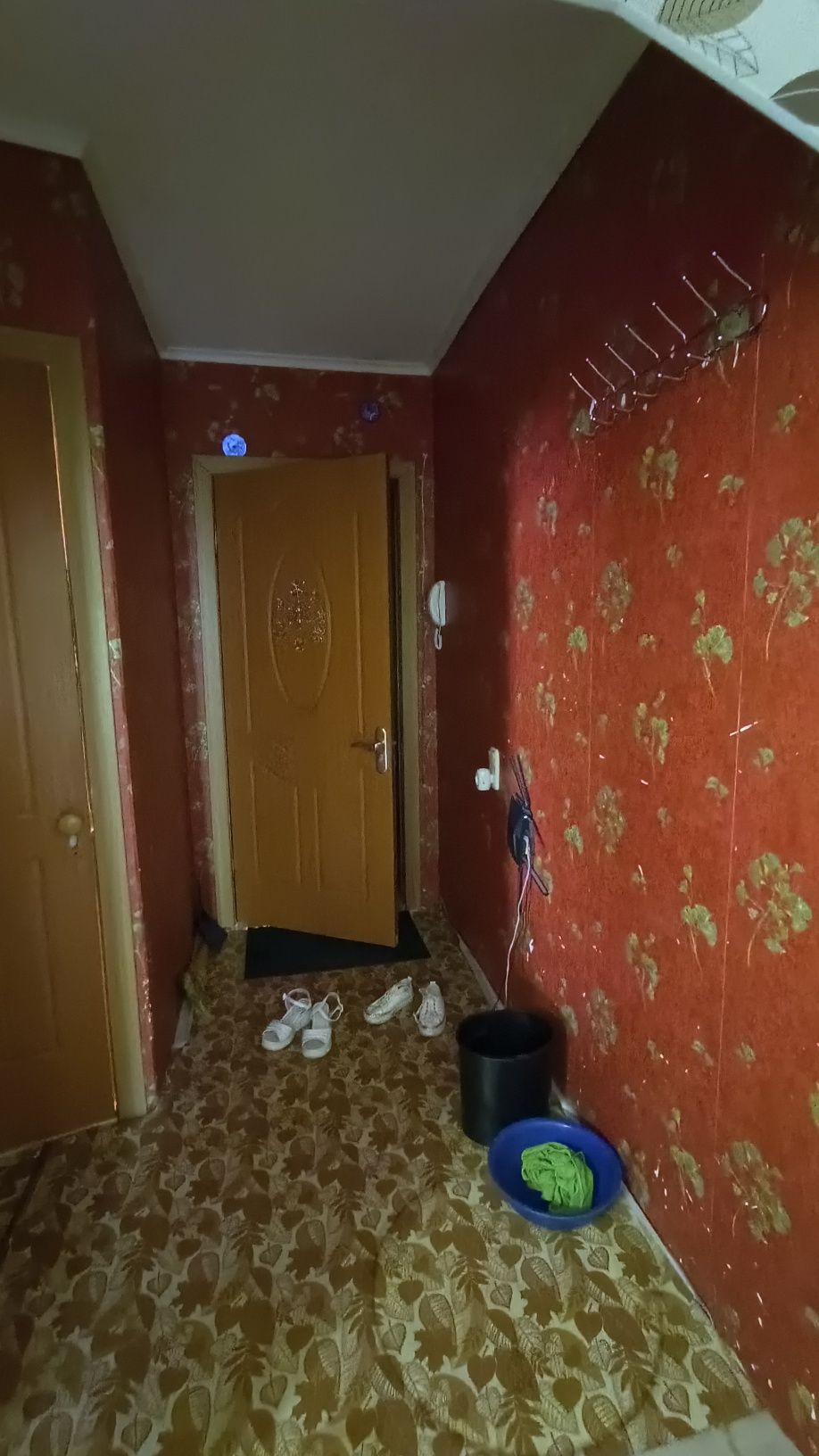 Продам 3-хкомнатную квартиру на 6 мкр.