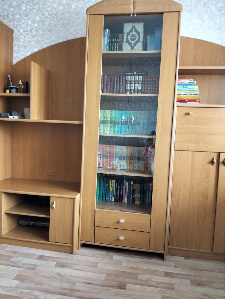 Продам Шкаф для комнаты.Польская Мебель