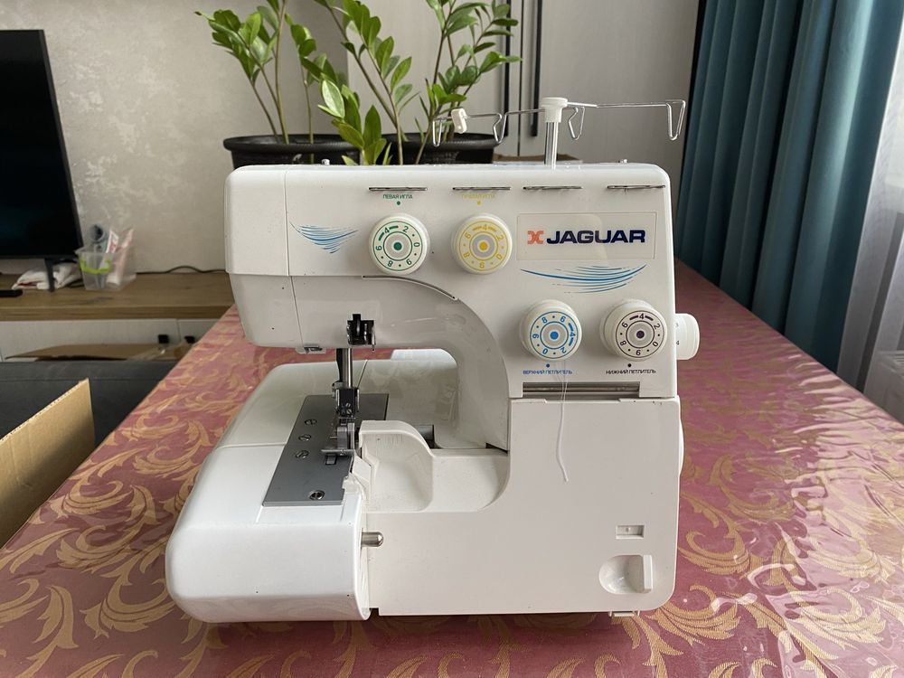 Оверлок Jaguar HQ-095D