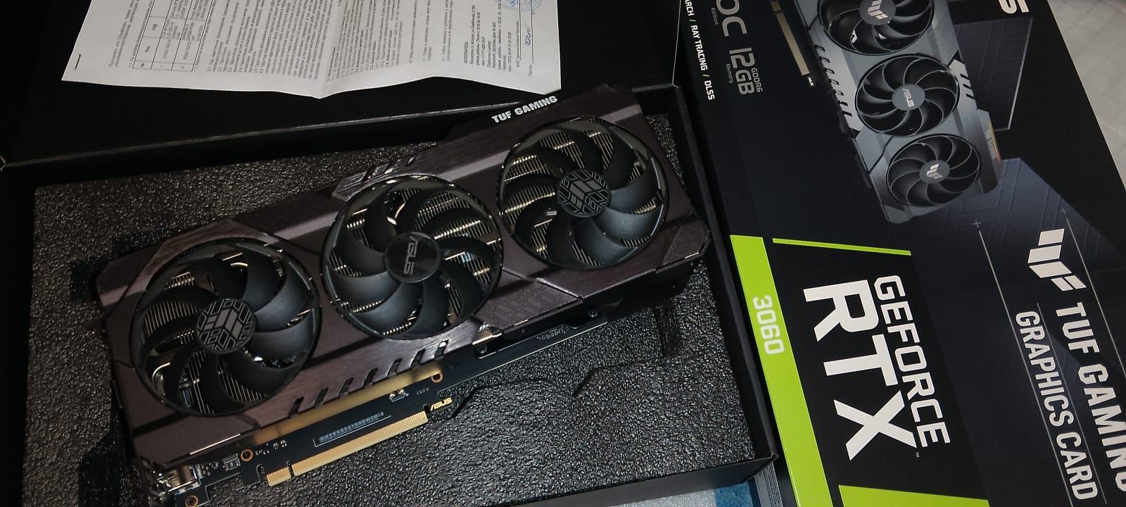 Видеокарта Asus GeForce RTX 3060 в идеальном состоянии.
