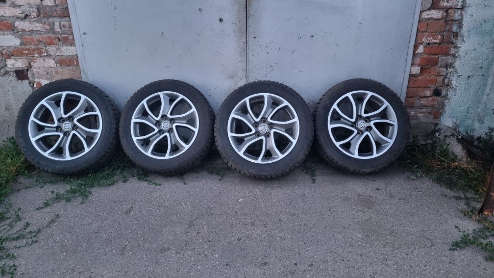 Продам диски с шинами ( полный комплект)