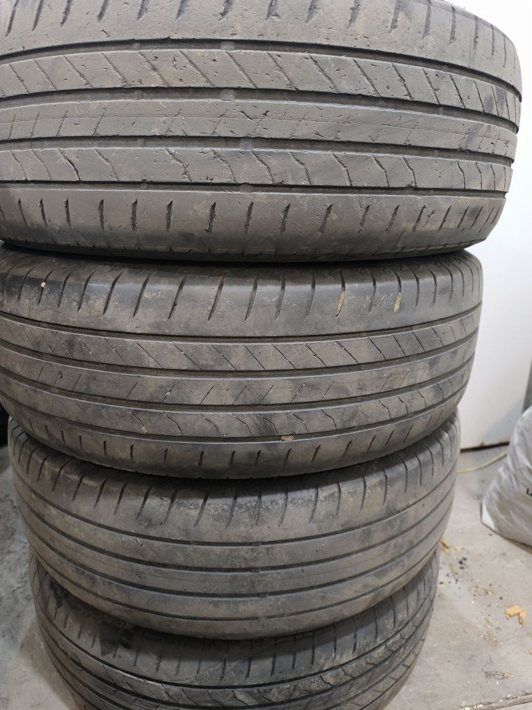 Шины R17 225/65 Bridgestone