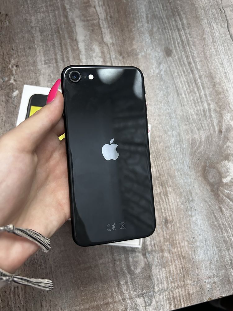 iPhone SE2 в идеальном состоянии