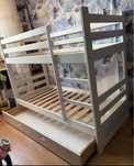 Продам 2х ярусную детскую кровать