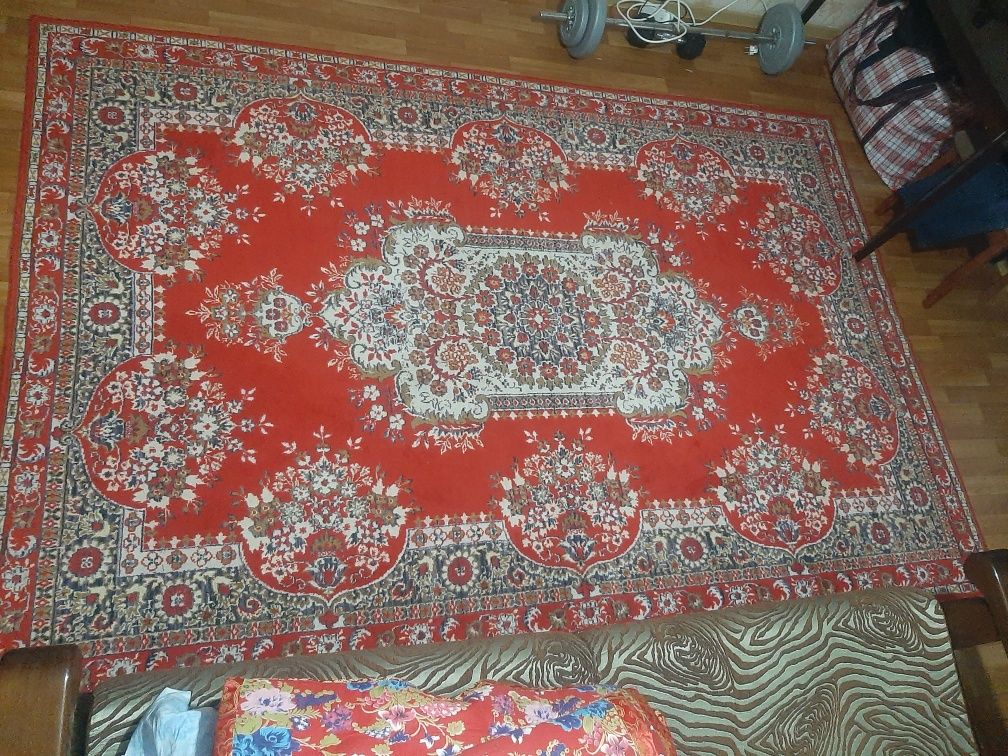 Продам ковёр 2×3