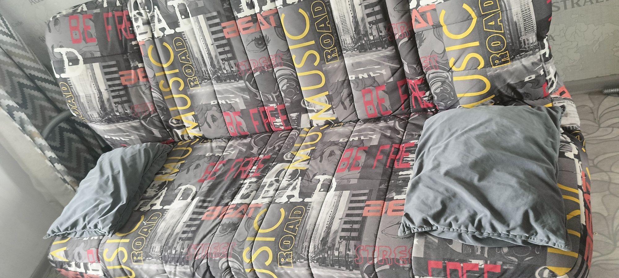 Диван в хорошем состоянии
