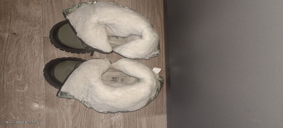Продам сапоги для девочки 36 размер, брали в Детском мире