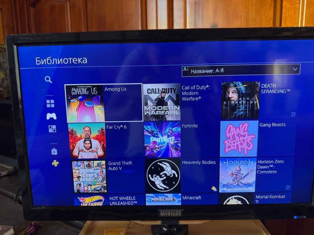 Play Station 4 slim