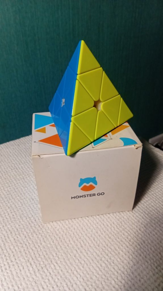 Кубик рубика ПирамидкаGAN Monster Go Pyraminx состояние отличное