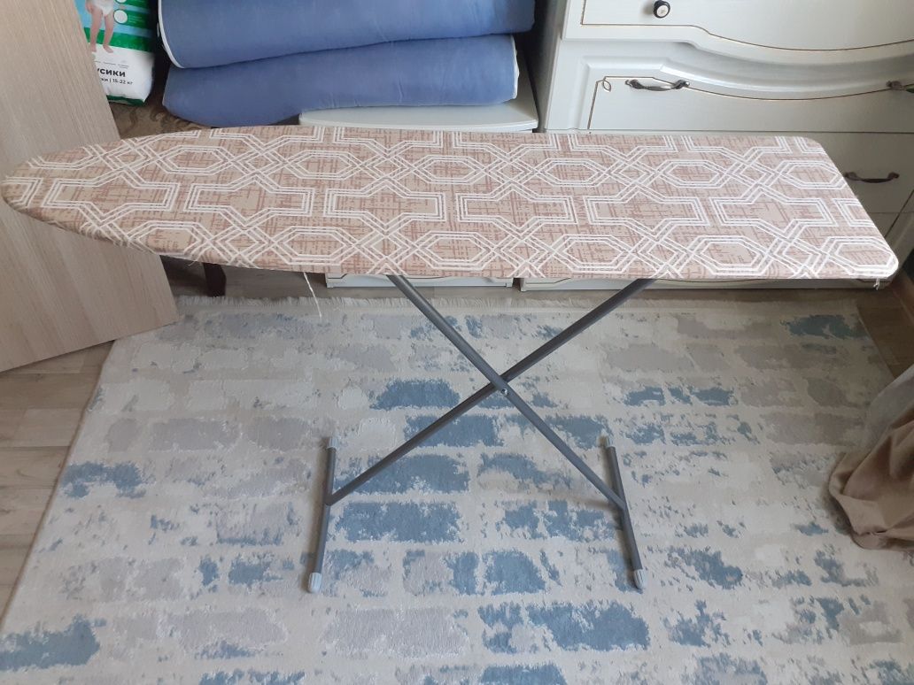 Продам гладильную доску.