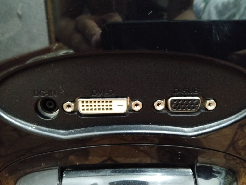 Монитор LG 23дюйма