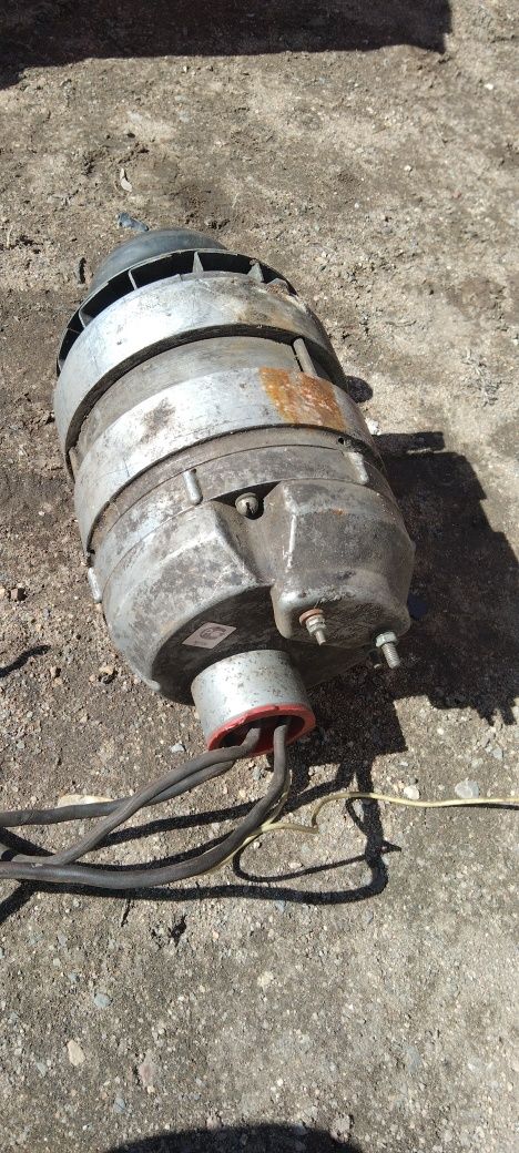продается генератор 150тдА 28в