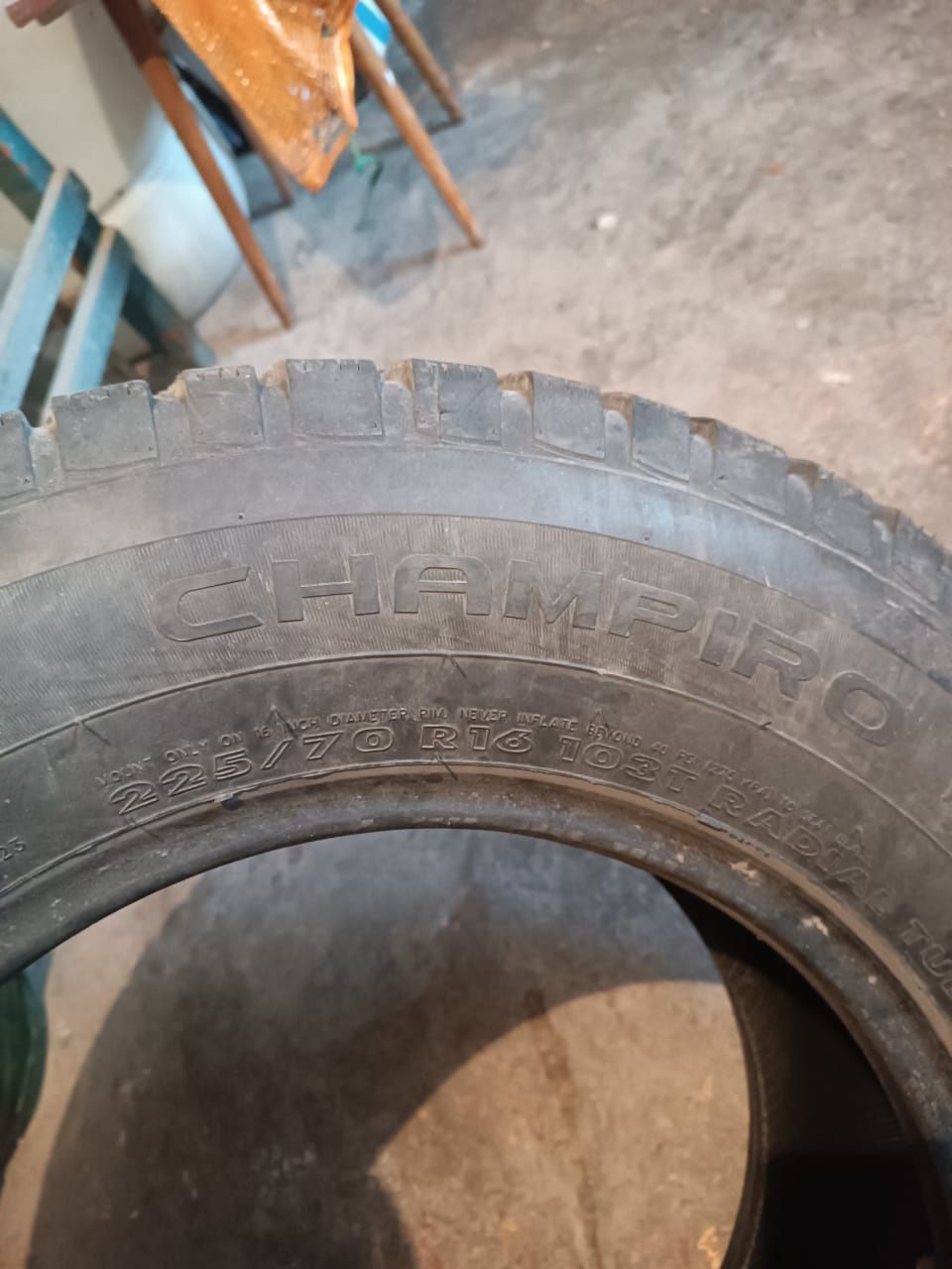 GT Radial 225/70 R16 зимняя резина шины бу в хорошем состоянии