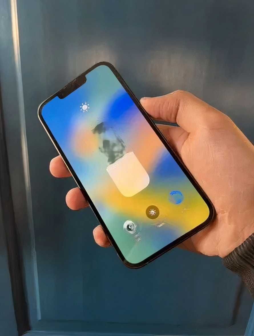 iPhone 13 на 128 гб в отличном состоянии!