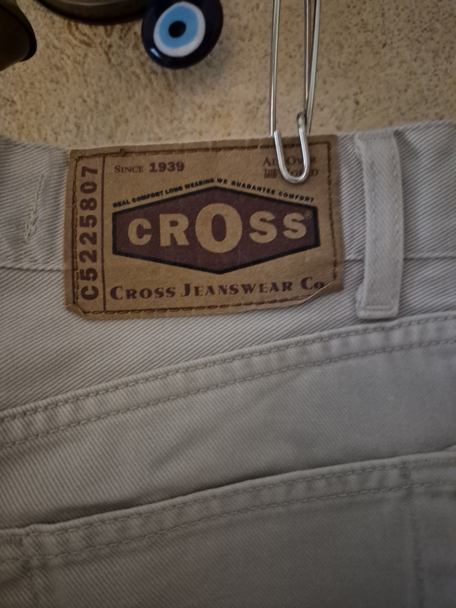 Продам джинсы Сross