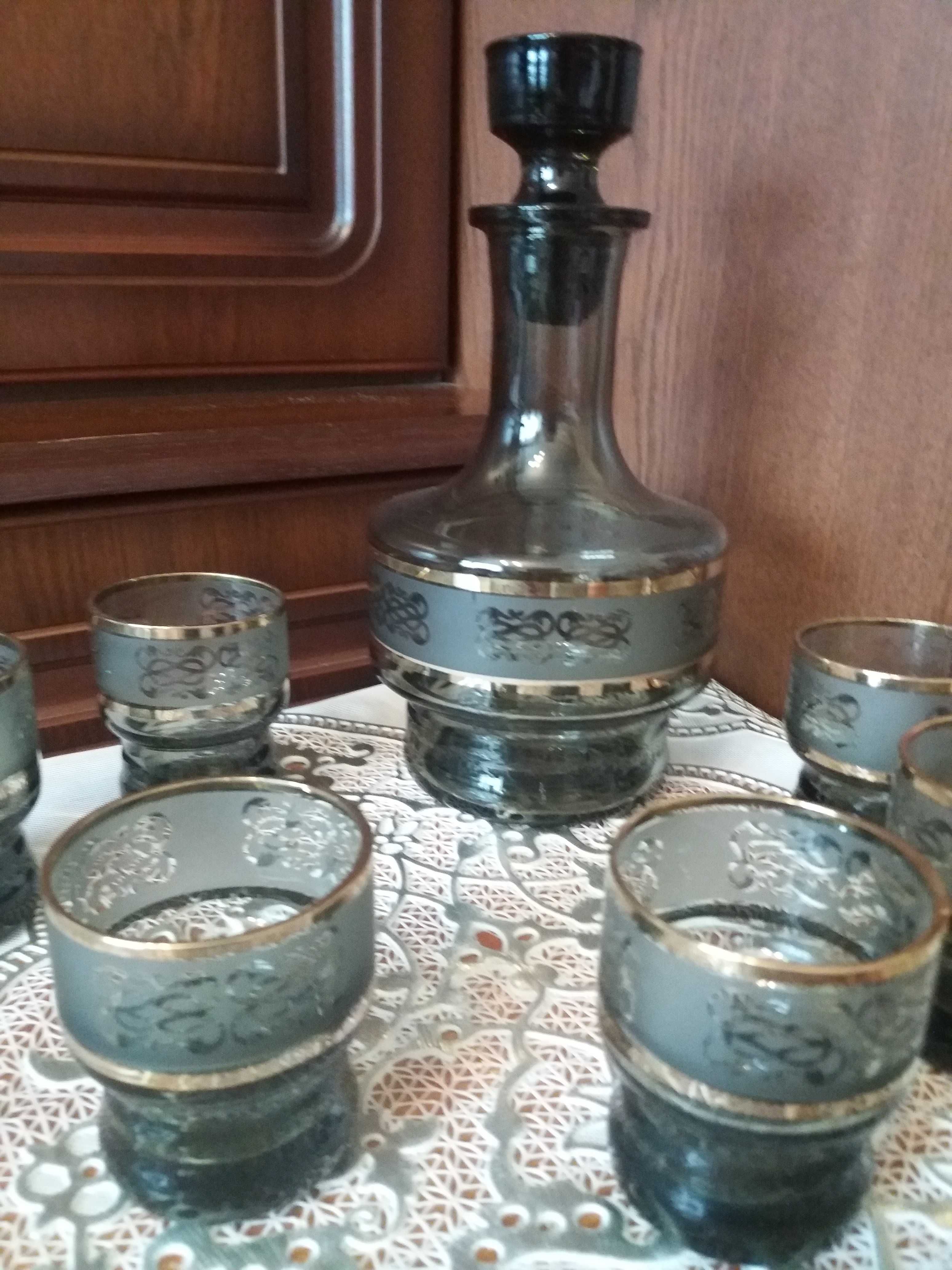 Графин с рюмочками, СССР,  дымчатого цвета, с позолотой,новый,