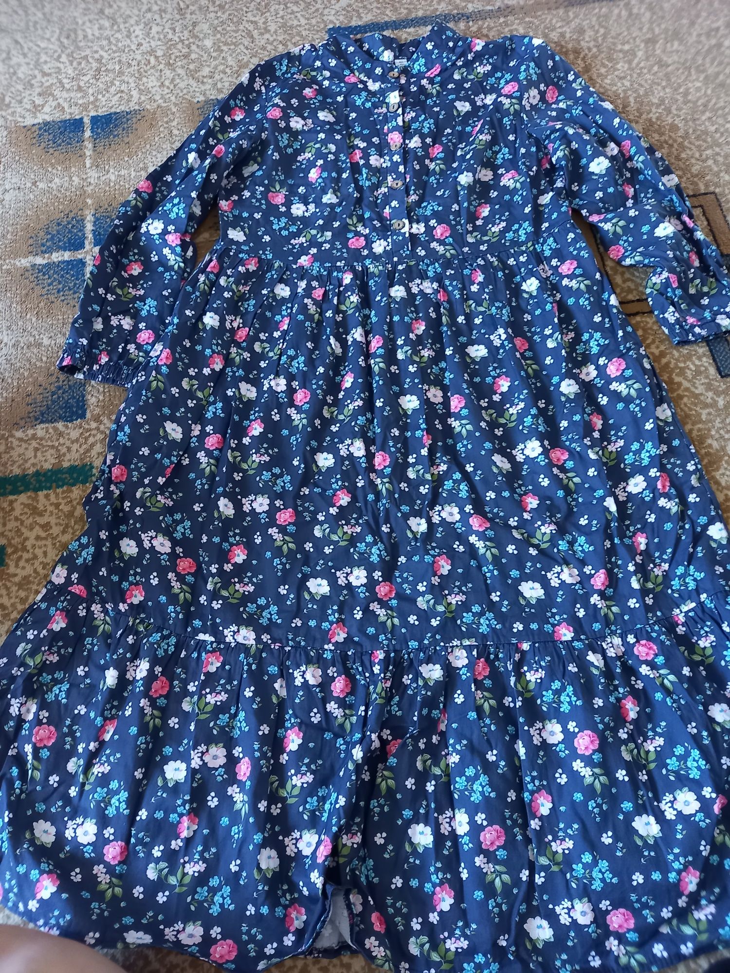 Продам женские платья